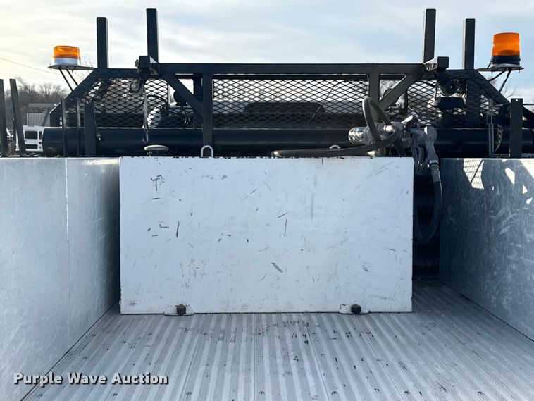 image for item EG1861 2018 Ford F550 Super Duty XL flatbed truck