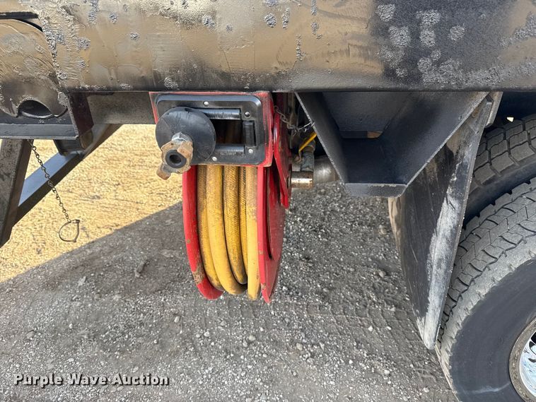 image for item EG1861 2018 Ford F550 Super Duty XL flatbed truck