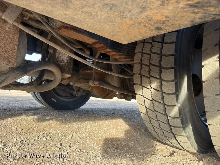 image for item EG1861 2018 Ford F550 Super Duty XL flatbed truck