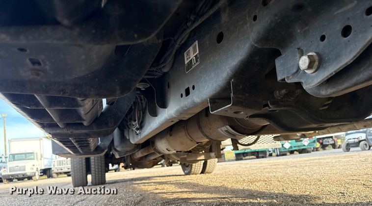 image for item EG1861 2018 Ford F550 Super Duty XL flatbed truck