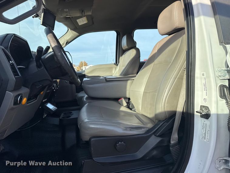 image for item EG1861 2018 Ford F550 Super Duty XL flatbed truck