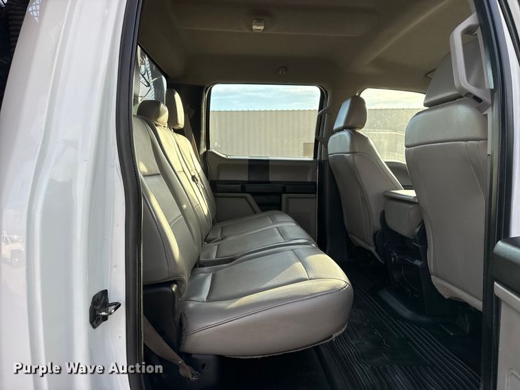 image for item EG1861 2018 Ford F550 Super Duty XL flatbed truck