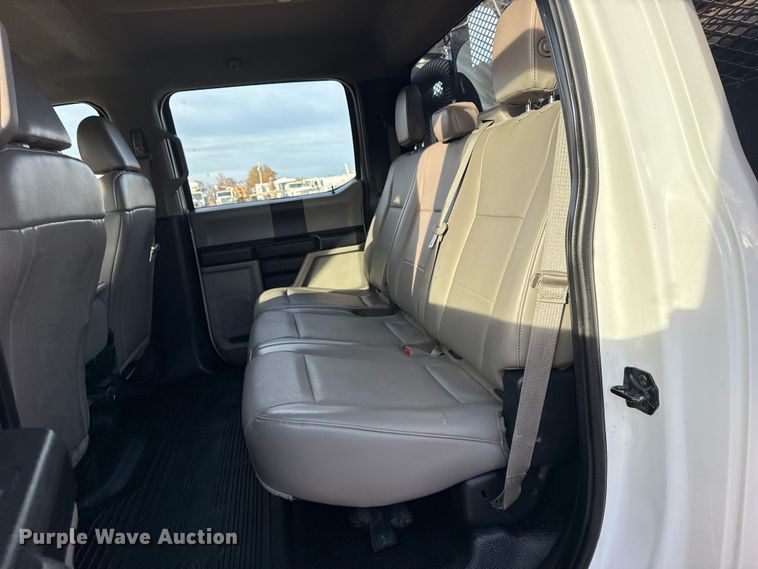 image for item EG1861 2018 Ford F550 Super Duty XL flatbed truck