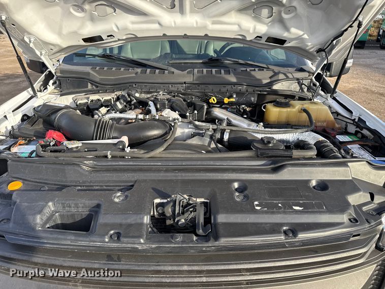 image for item EG1861 2018 Ford F550 Super Duty XL flatbed truck