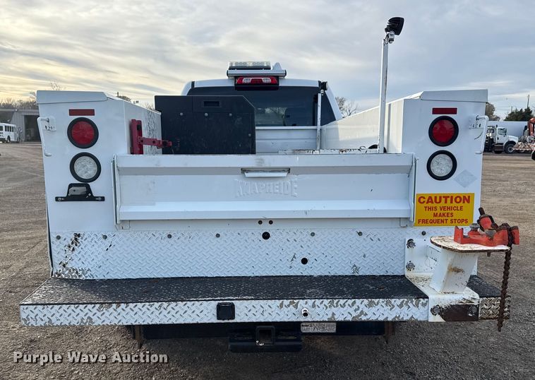 image for item EG1862 2016 Chevrolet 2500HD Double Cab utility bed pickup truck