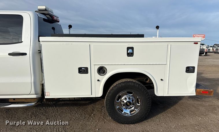 image for item EG1862 2016 Chevrolet 2500HD Double Cab utility bed pickup truck