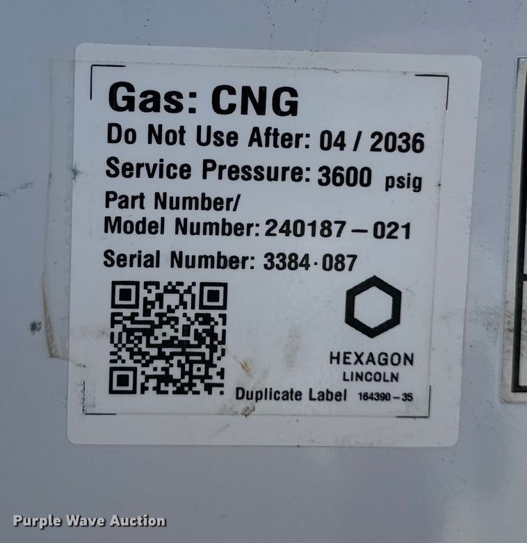 image for item EG1862 2016 Chevrolet 2500HD Double Cab utility bed pickup truck