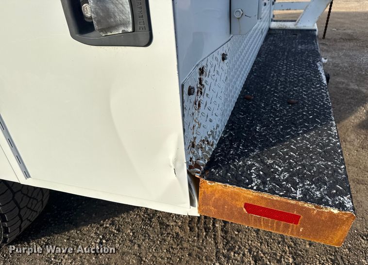 image for item EG1862 2016 Chevrolet 2500HD Double Cab utility bed pickup truck