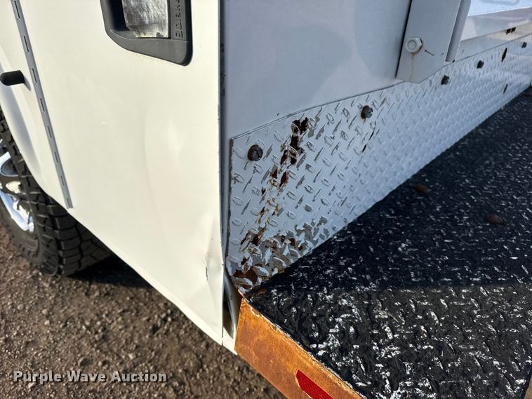 image for item EG1862 2016 Chevrolet 2500HD Double Cab utility bed pickup truck