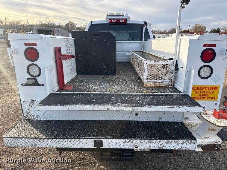 image for item EG1862 2016 Chevrolet 2500HD Double Cab utility bed pickup truck