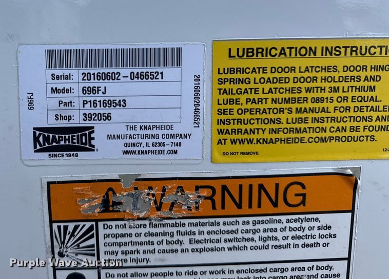 image for item EG1862 2016 Chevrolet 2500HD Double Cab utility bed pickup truck