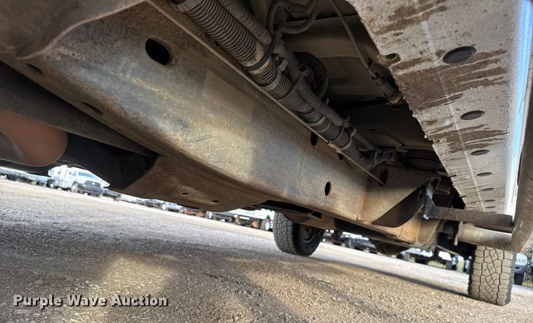 image for item EG1862 2016 Chevrolet 2500HD Double Cab utility bed pickup truck