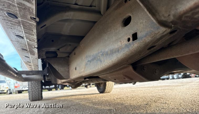 image for item EG1862 2016 Chevrolet 2500HD Double Cab utility bed pickup truck