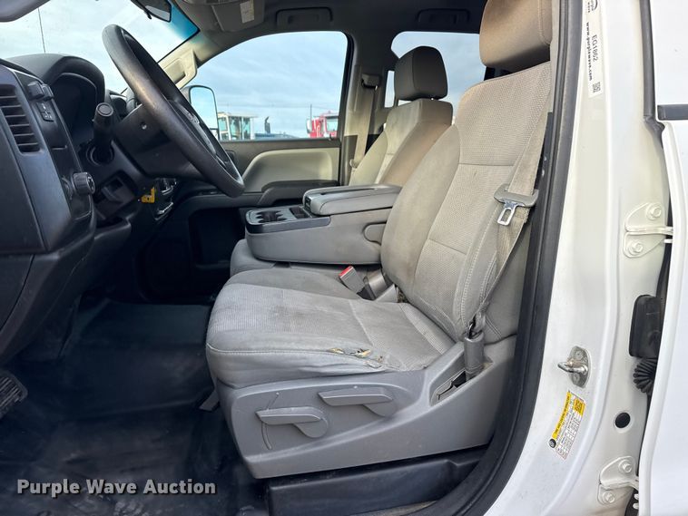 image for item EG1862 2016 Chevrolet 2500HD Double Cab utility bed pickup truck