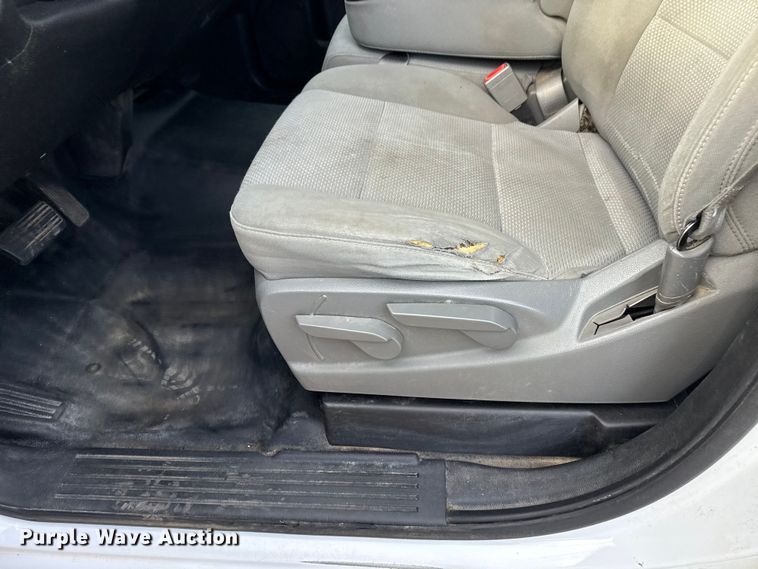 image for item EG1862 2016 Chevrolet 2500HD Double Cab utility bed pickup truck