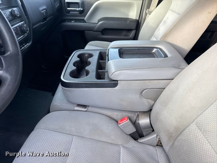 image for item EG1862 2016 Chevrolet 2500HD Double Cab utility bed pickup truck