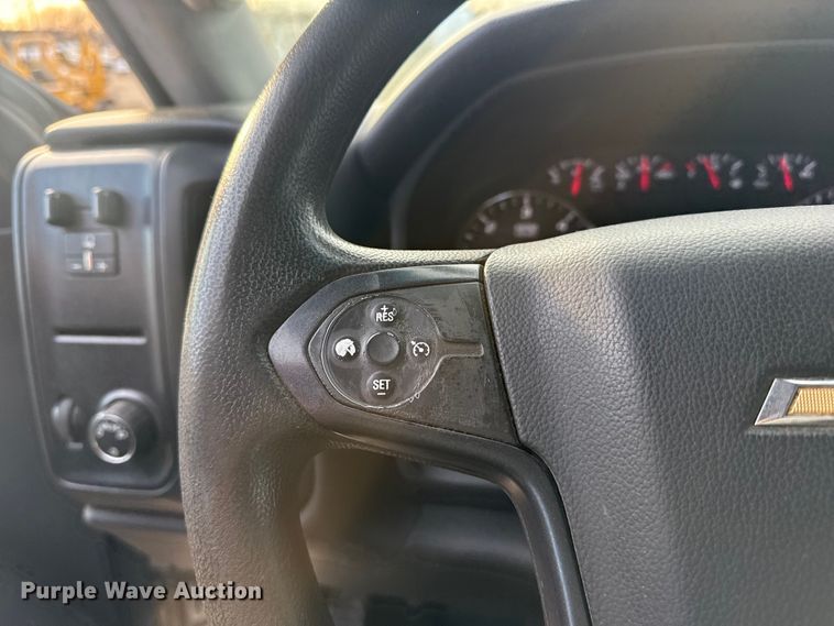 image for item EG1862 2016 Chevrolet 2500HD Double Cab utility bed pickup truck