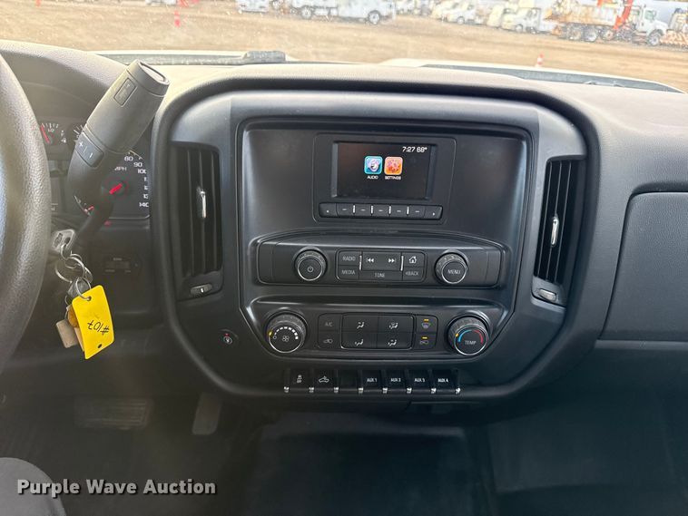 image for item EG1862 2016 Chevrolet 2500HD Double Cab utility bed pickup truck