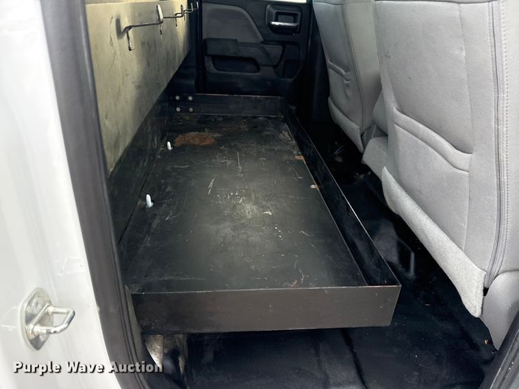 image for item EG1862 2016 Chevrolet 2500HD Double Cab utility bed pickup truck