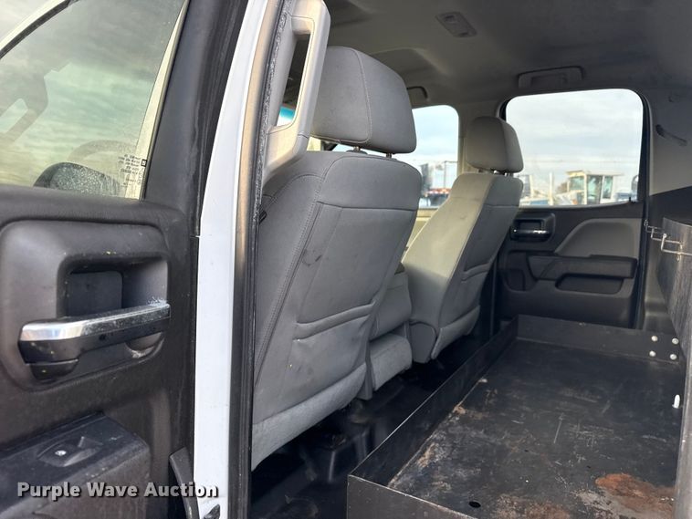 image for item EG1862 2016 Chevrolet 2500HD Double Cab utility bed pickup truck