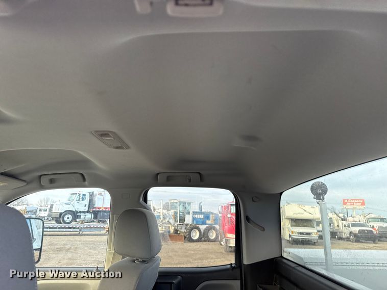 image for item EG1862 2016 Chevrolet 2500HD Double Cab utility bed pickup truck