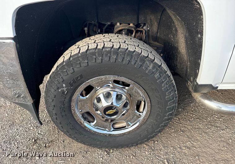 image for item EG1862 2016 Chevrolet 2500HD Double Cab utility bed pickup truck