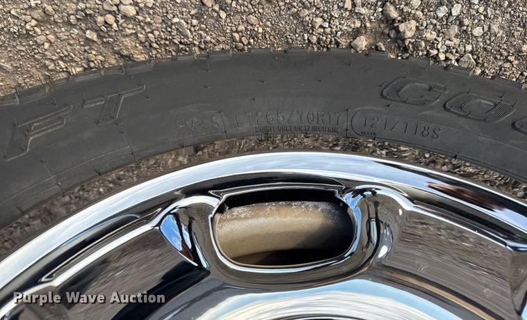 image for item EG1862 2016 Chevrolet 2500HD Double Cab utility bed pickup truck