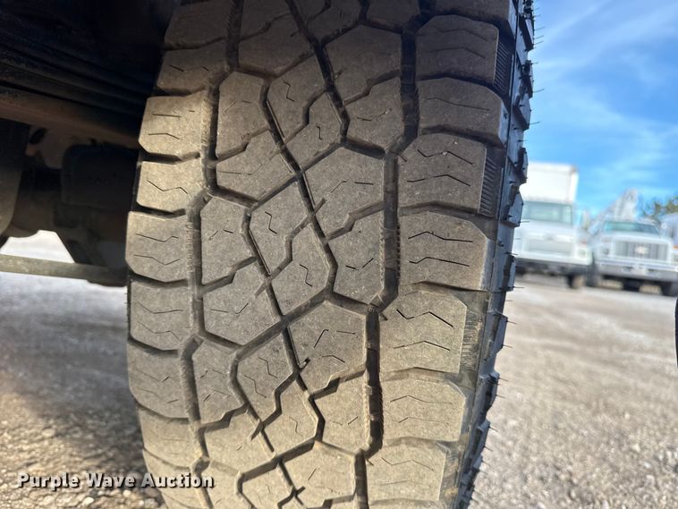 image for item EG1862 2016 Chevrolet 2500HD Double Cab utility bed pickup truck