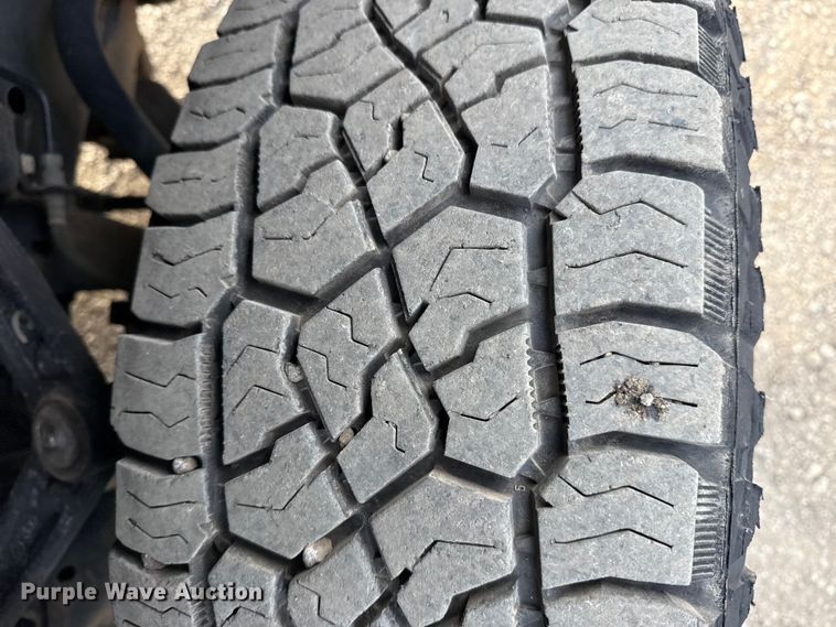 image for item EG1862 2016 Chevrolet 2500HD Double Cab utility bed pickup truck