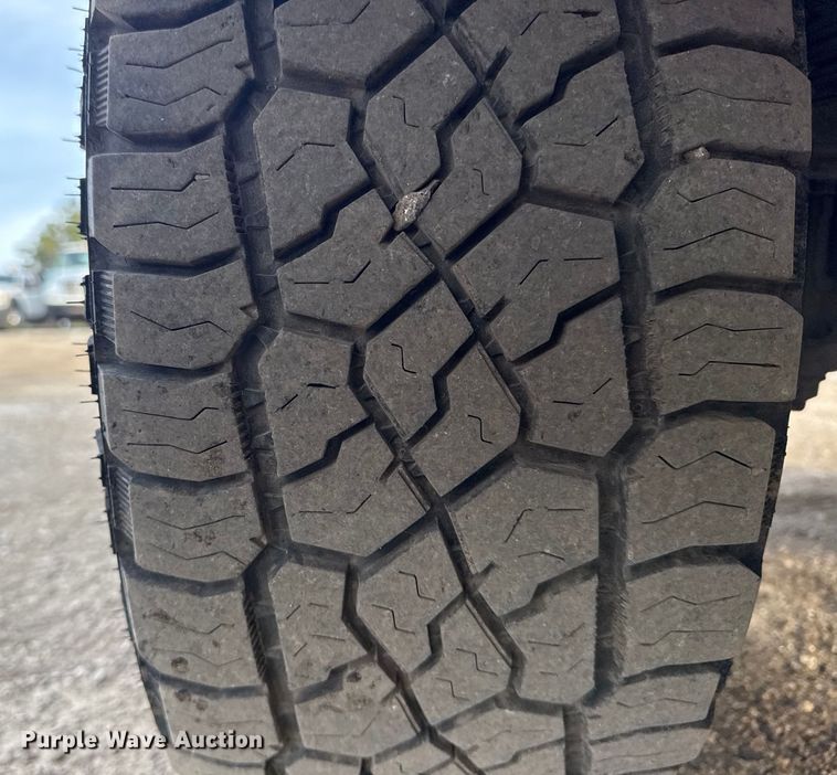 image for item EG1862 2016 Chevrolet 2500HD Double Cab utility bed pickup truck