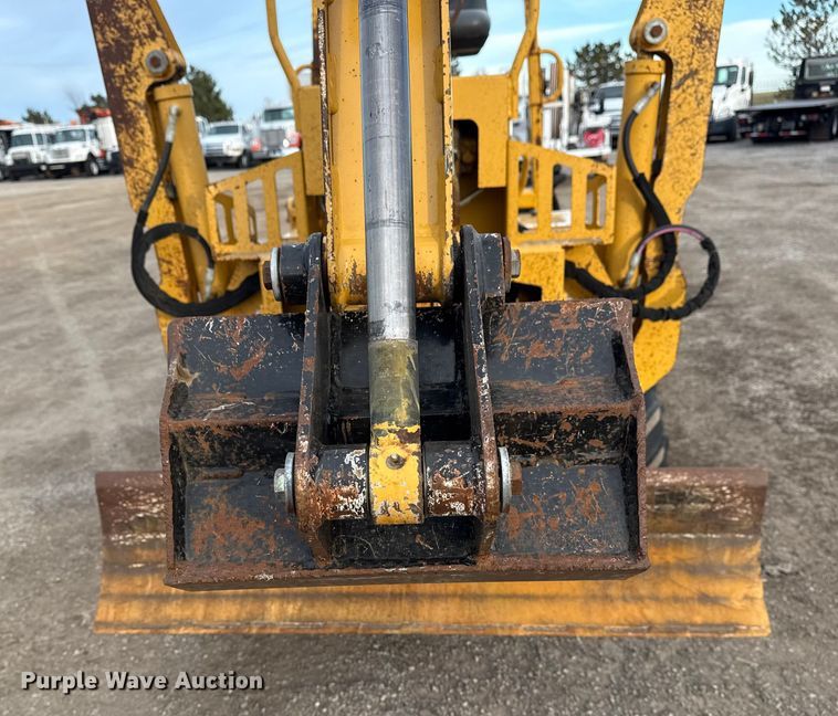 image for item EG1863 2011 Vermeer RT450 trencher