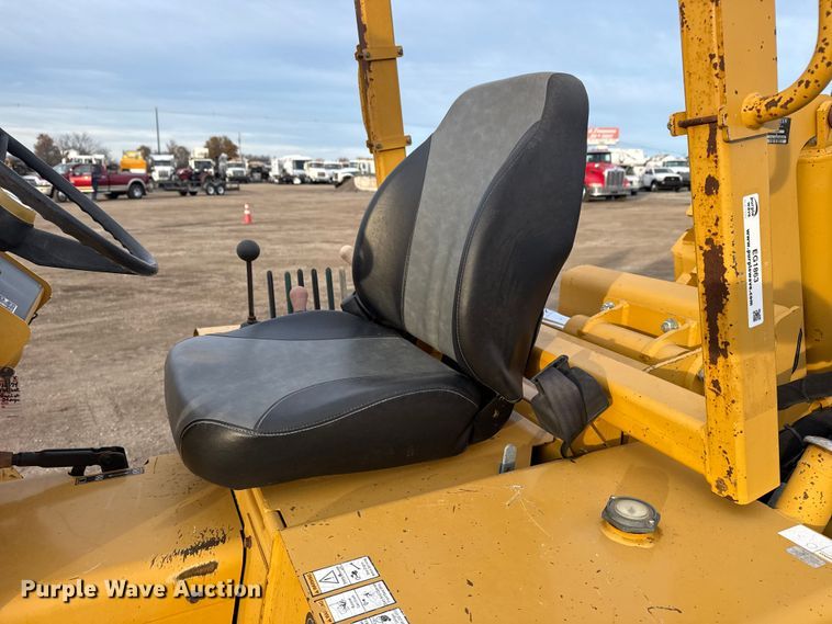 image for item EG1863 2011 Vermeer RT450 trencher