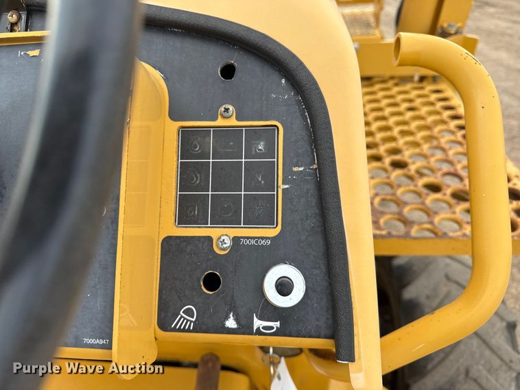 image for item EG1863 2011 Vermeer RT450 trencher