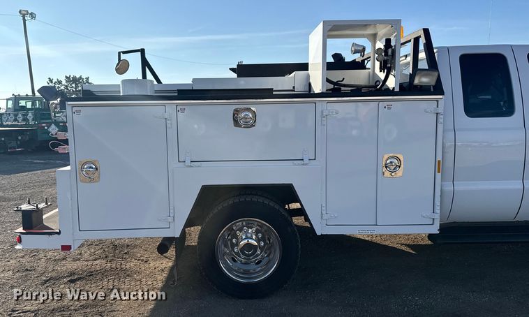 image for item EG1867 2013 Ford F450 Super Duty XL utility / service truck