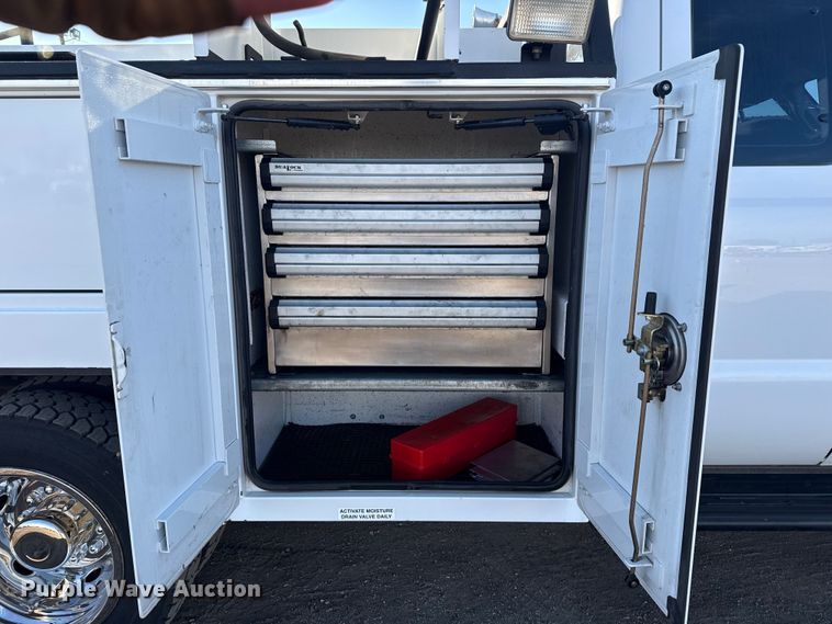 image for item EG1867 2013 Ford F450 Super Duty XL utility / service truck