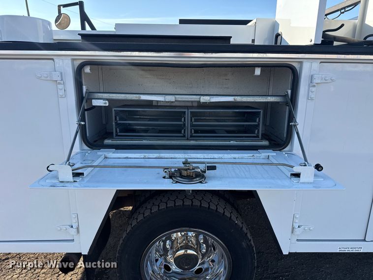 image for item EG1867 2013 Ford F450 Super Duty XL utility / service truck