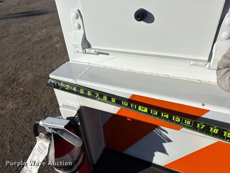 image for item EG1867 2013 Ford F450 Super Duty XL utility / service truck