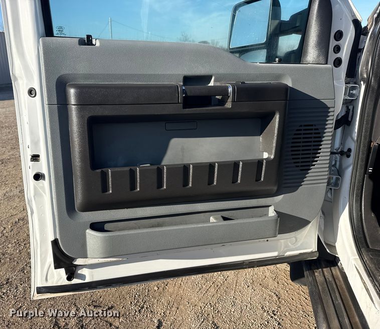 image for item EG1867 2013 Ford F450 Super Duty XL utility / service truck