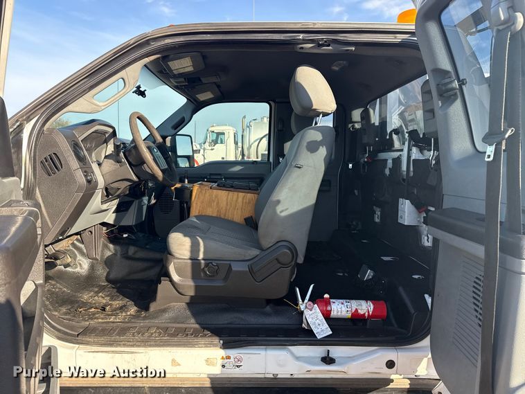 image for item EG1867 2013 Ford F450 Super Duty XL utility / service truck