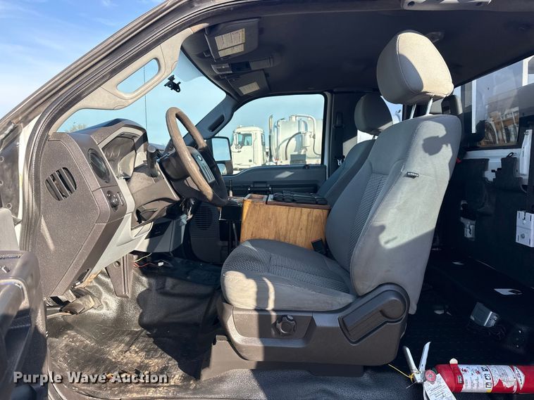 image for item EG1867 2013 Ford F450 Super Duty XL utility / service truck