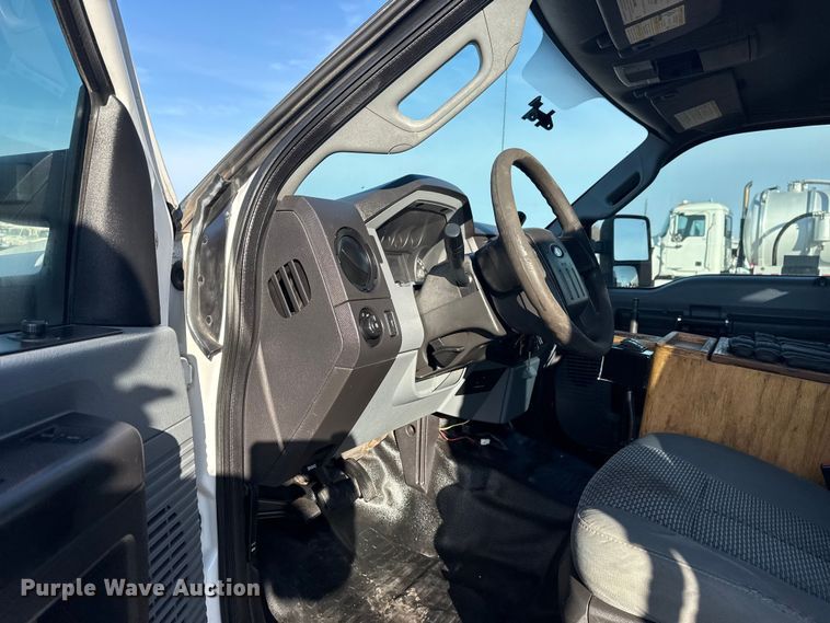 image for item EG1867 2013 Ford F450 Super Duty XL utility / service truck