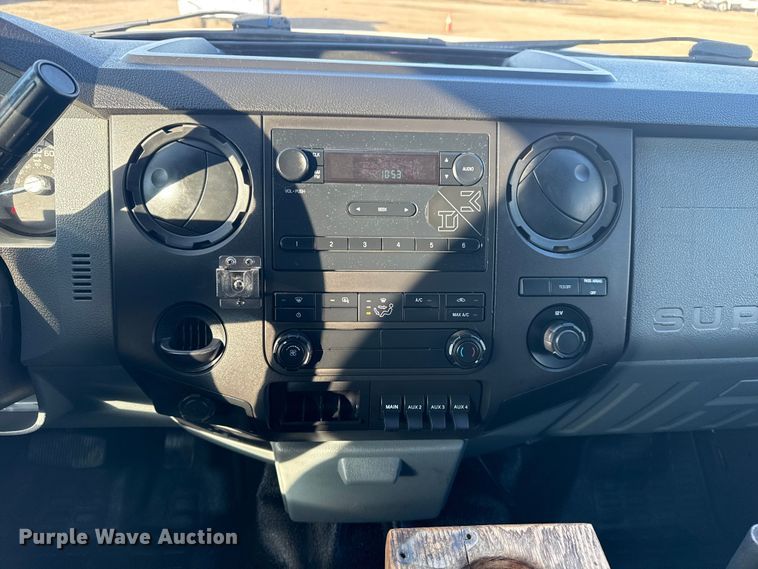 image for item EG1867 2013 Ford F450 Super Duty XL utility / service truck