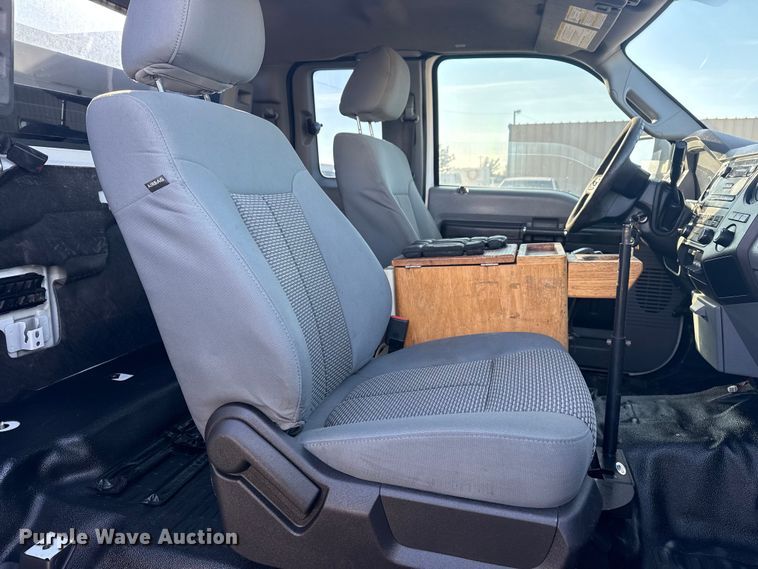 image for item EG1867 2013 Ford F450 Super Duty XL utility / service truck