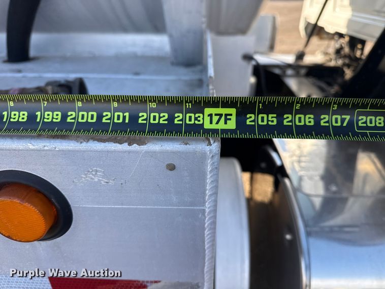 image for item EG1868 2013 Mack GU713 vacuum truck