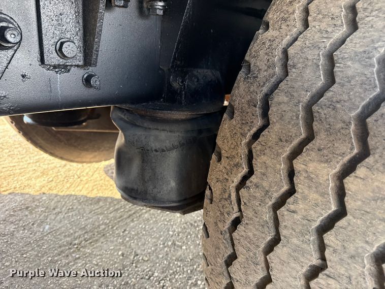 image for item EG1868 2013 Mack GU713 vacuum truck