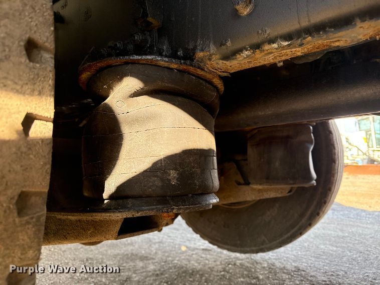 image for item EG1868 2013 Mack GU713 vacuum truck