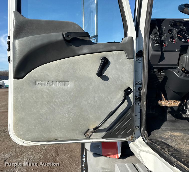 image for item EG1868 2013 Mack GU713 vacuum truck