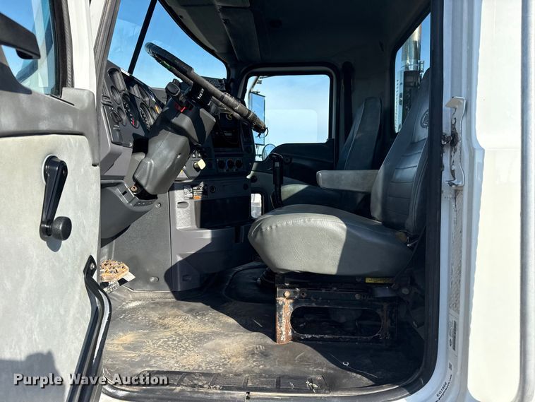 image for item EG1868 2013 Mack GU713 vacuum truck