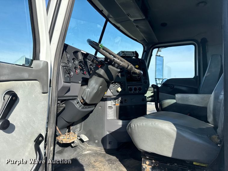 image for item EG1868 2013 Mack GU713 vacuum truck