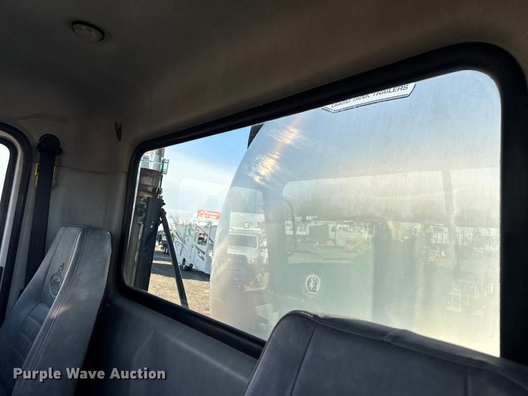 image for item EG1868 2013 Mack GU713 vacuum truck